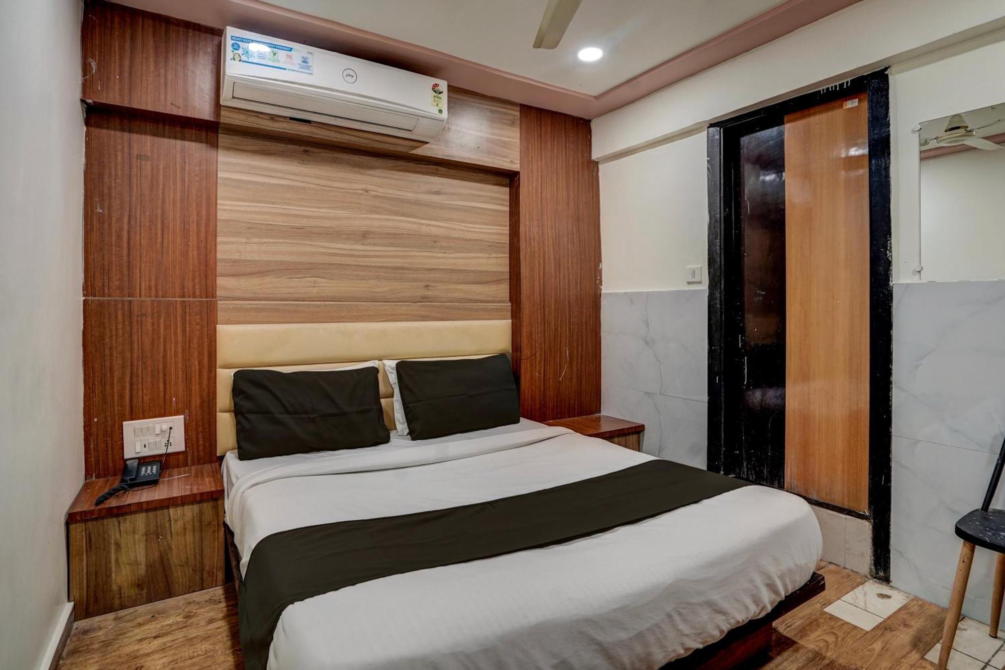 OYO 81037 Hotel Palak Ahmedabad Buitenkant foto