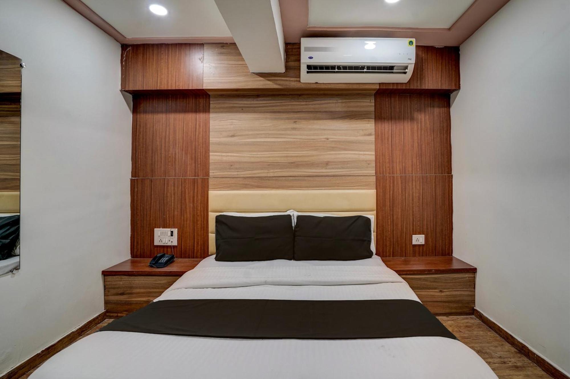 OYO 81037 Hotel Palak Ahmedabad Buitenkant foto